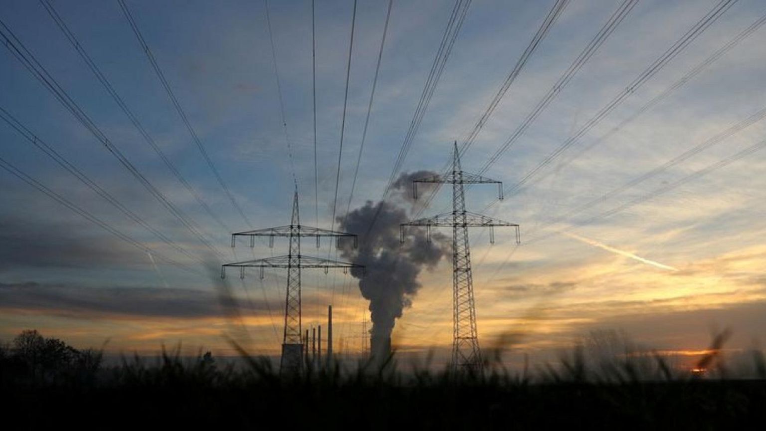Europe burns cash to help businesses in deepening energy crisis