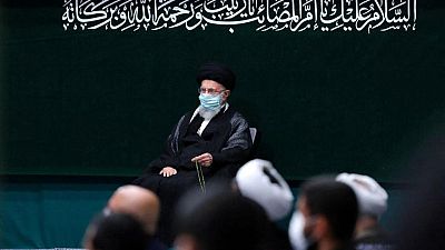 Líder supremo de Irán aparece en un acto religioso tras un periodo de ausencia