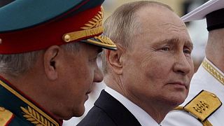 الرئيس الروسي فلاديمير بوتين ووزير الدفاع سيرجي شويجو.