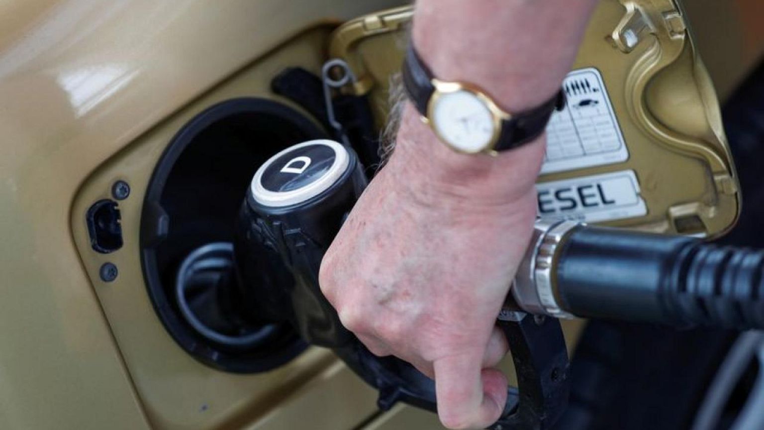 Hungary extends energy and food price caps amid soaring inflation