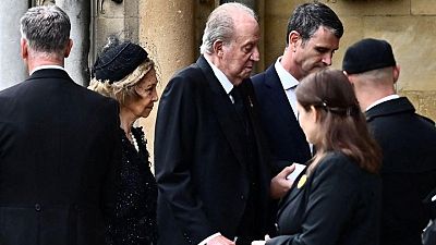 La asistencia de Juan Carlos I al funeral de Isabel II suscita el rechazo de la izquierda española