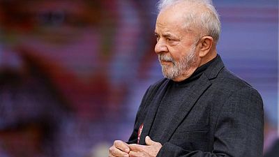 Lula mantiene una amplia ventaja sobre Bolsonaro de cara a las elecciones en Brasil: sondeo