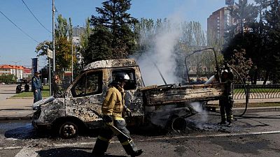 انفصاليون بشرق أوكرانيا يعلنون مقتل ستة على الأقل في قصف بوسط دونيتسك