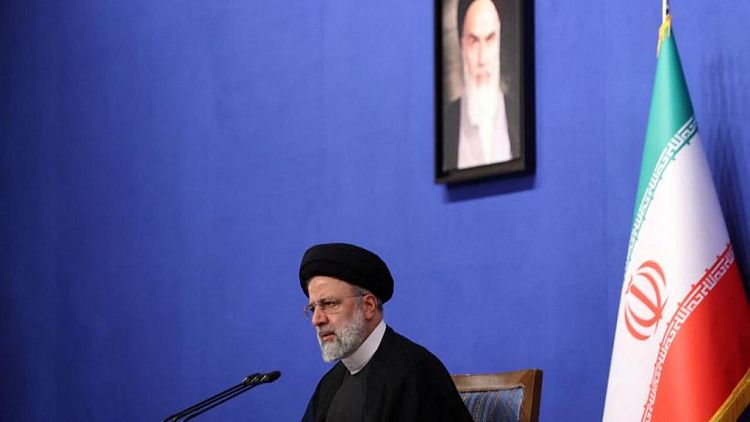 الرئيس الإيراني يحذر من أعمال الفوضى مع اتساع نطاق الاحتجاجات