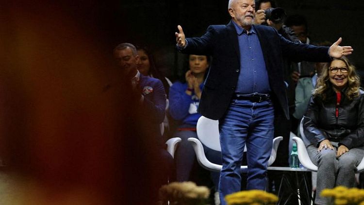 Lula aumenta ventaja sobre Bolsonaro con miras a primera ronda de elección en Brasil: sondeo
