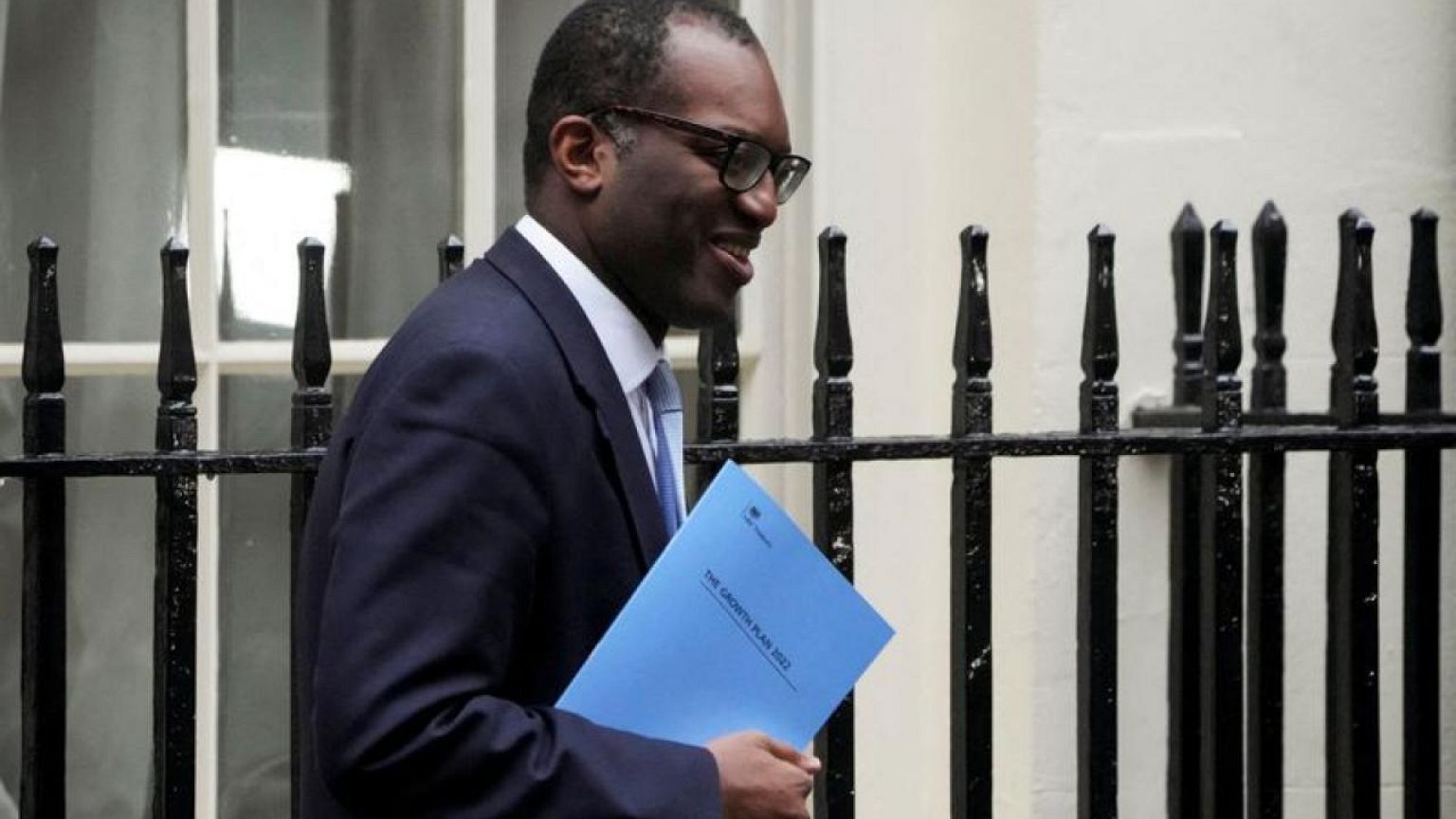 Los recortes fiscales y el endeudamiento históricos definen la nueva agenda económica británica