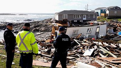 Canadá comienza una larga limpieza después de que Fiona arrastró casas al mar