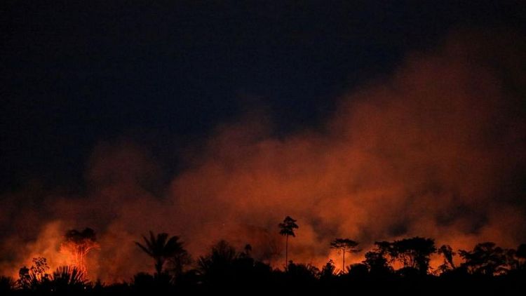 Incendios en la Amazonía brasileña aumentan en septiembre, el peor mes desde 2010