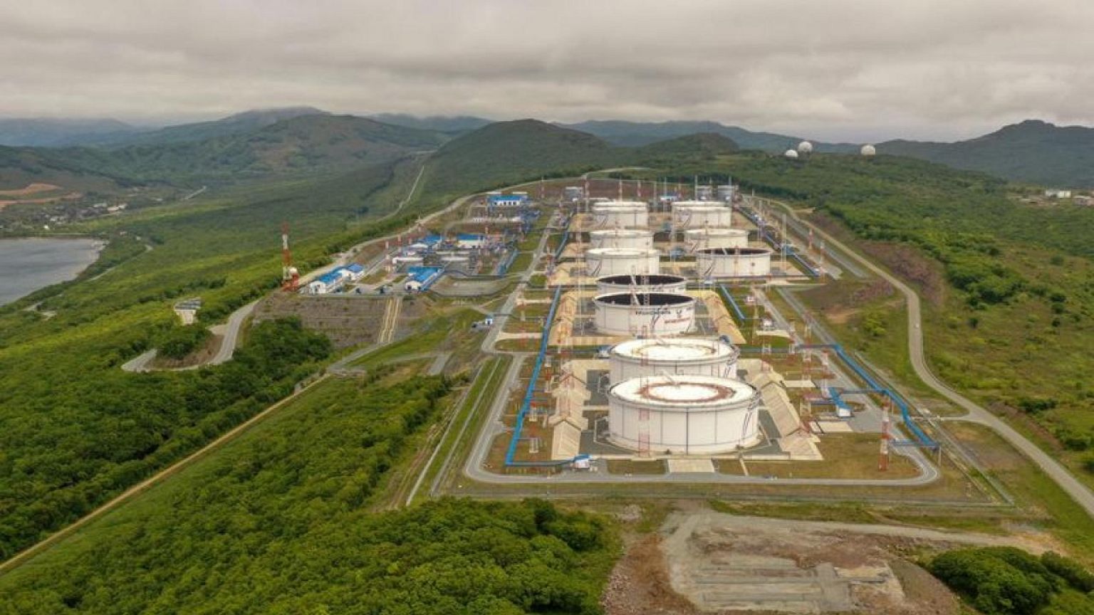 Oil prices steady on prospect of balancing supply after steep selloff