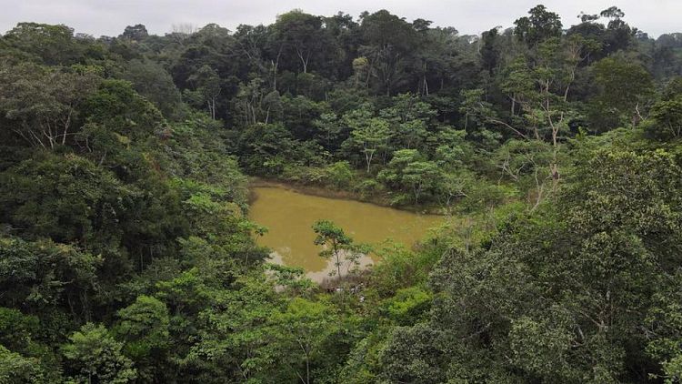 Comunidad indígena retiene embarcación en Amazonas con turistas en protesta por derrame de crudo