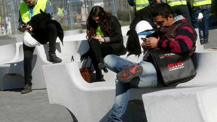 Europa se prepara para posibles apagones de las redes móviles -fuentes