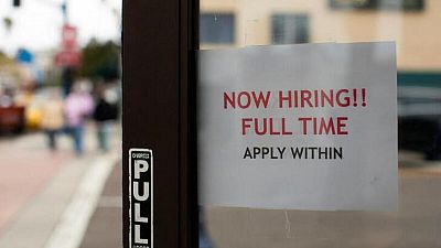 Las solicitudes semanales de desempleo caen en EEUU; el PIB del segundo trimestre, sin cambios