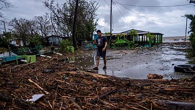 Cerca de 239.000 personas siguen sin electricidad en Puerto Rico días después de Fiona