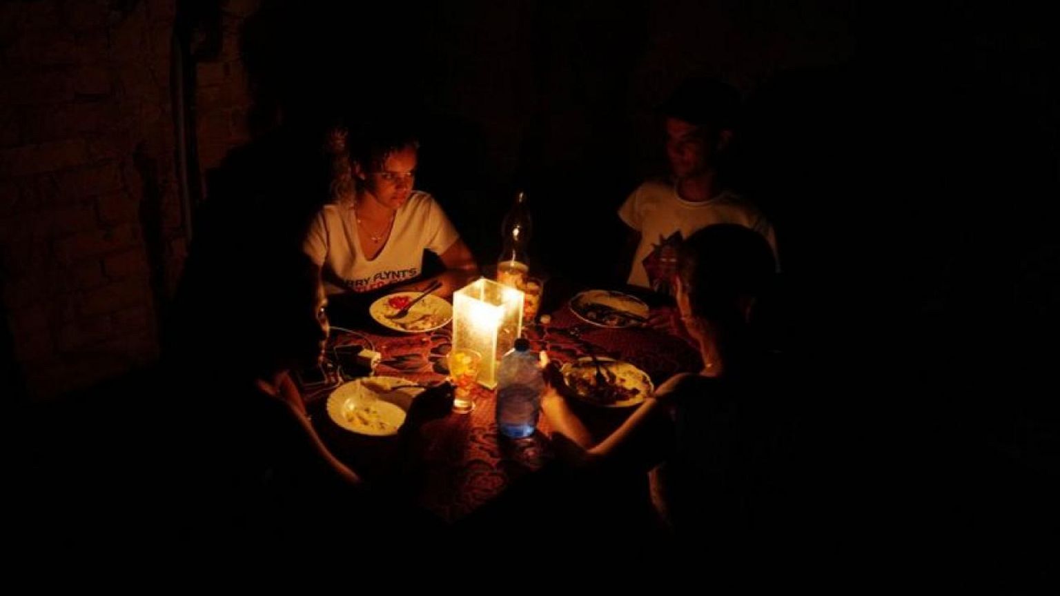 Cuba pide ayuda a EEUU después de que el huracán Ian deje la isla sin energía eléctrica -WSJ