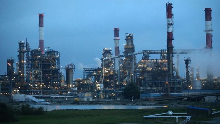 Europe braces for heavy oil refinery outages amid tight supplies