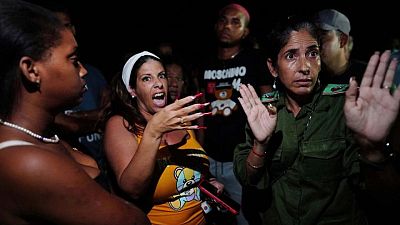 Los cubanos en La Habana protestan por apagón de varios días tras paso de huracán Ian