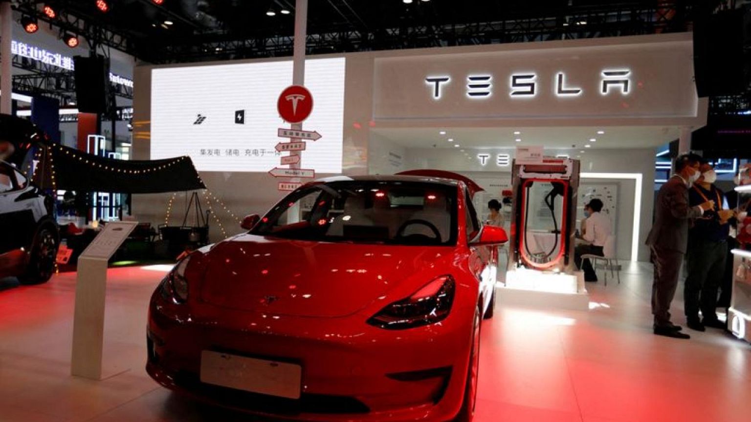 Exclusive-Tesla output forecast shows jump in Q4, growth through 2023 -sources