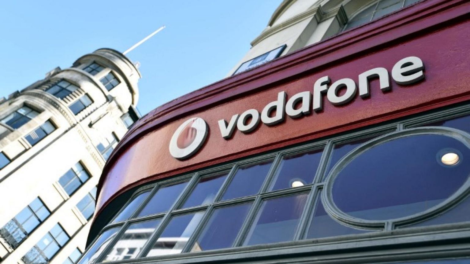 Vodafone negocia con CK Hutchison una fusión en Reino Unido