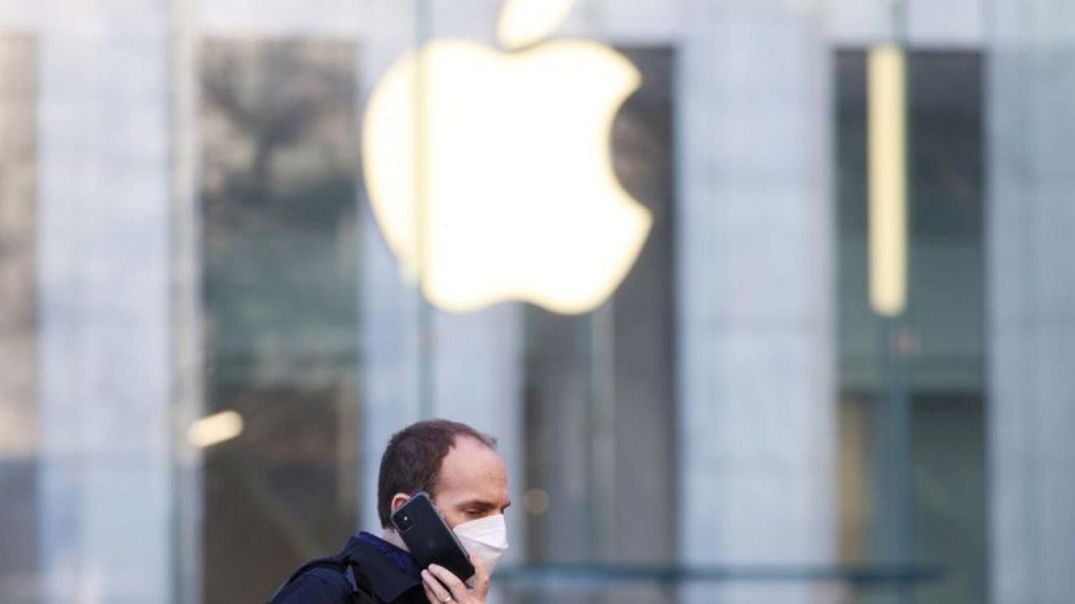 Tribunal francés reduce una multa contra Apple de 1.100 a 372 millones de euros - fuente