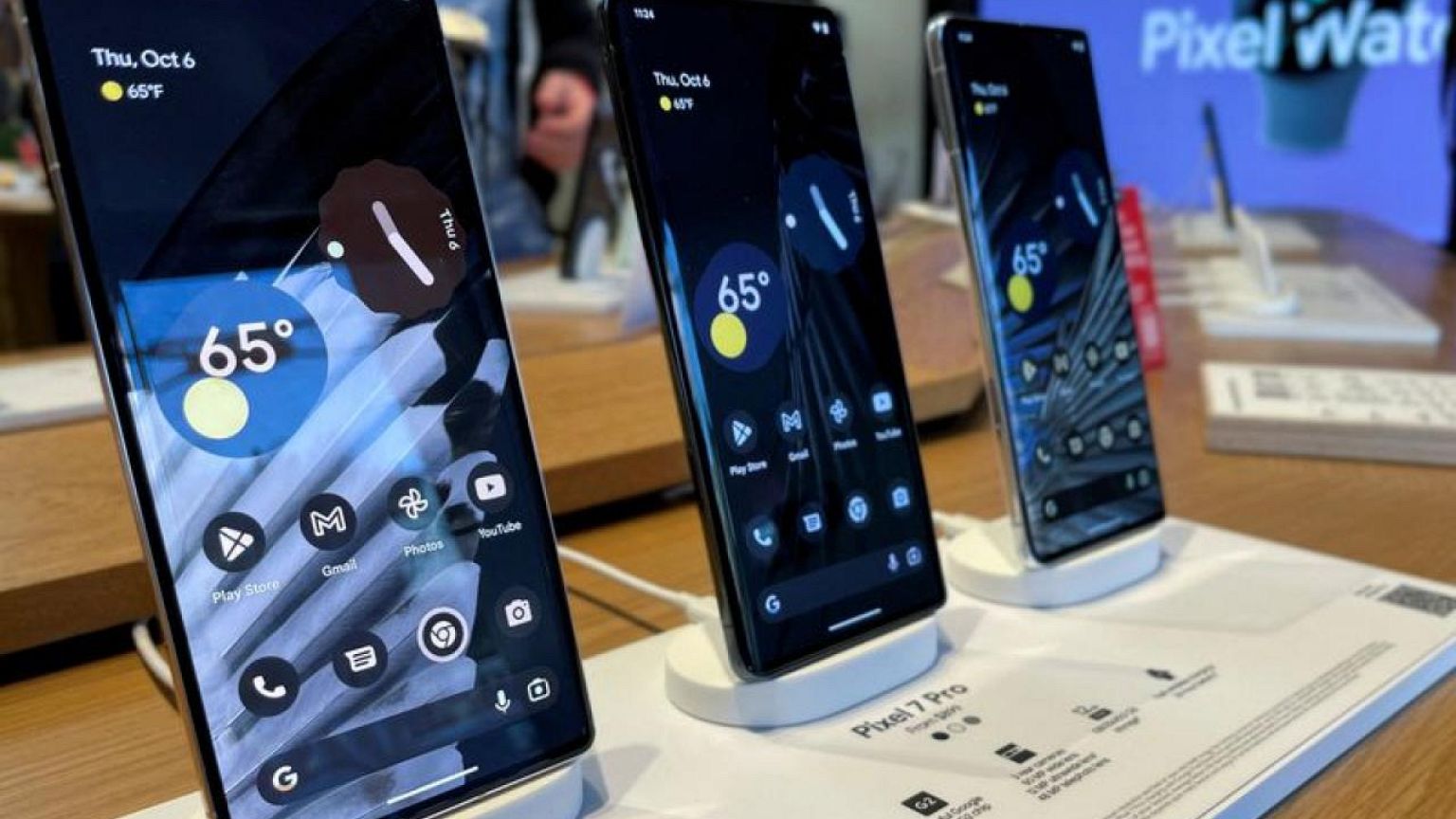 In Apple's shadow, Google takes new route to face recognition on Pixel phones