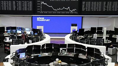 أسهم أوروبا تنخفض مع تزايد مخاوف رفع الفائدة بعد بيانات الوظائف الأمريكية