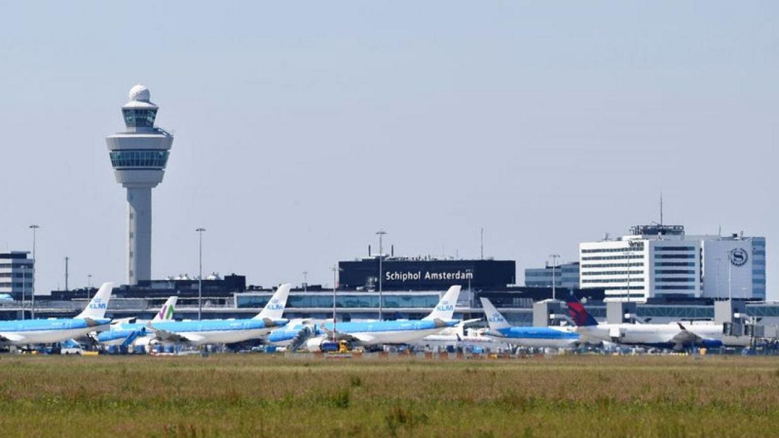 Dutch gov't to spend 7.5 billion euros on transport, Amsterdam-Schiphol metro