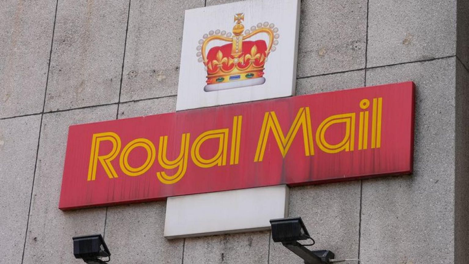 UK's Royal Mail sees smaller loss for fiscal 2023 on cost cuts