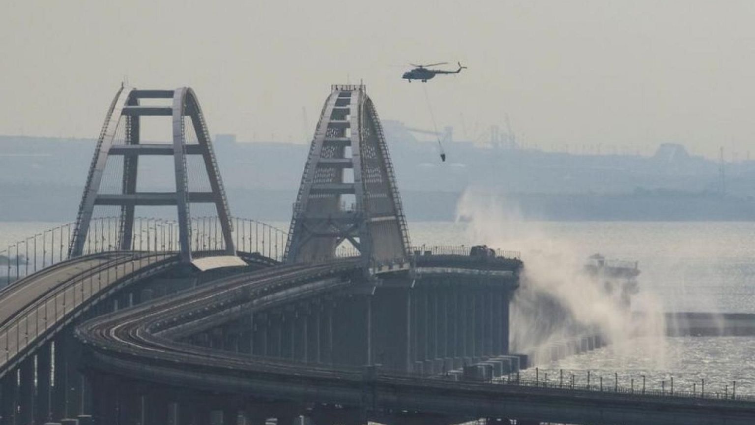 Factbox-The bridge linking Russia to the Crimean peninsula