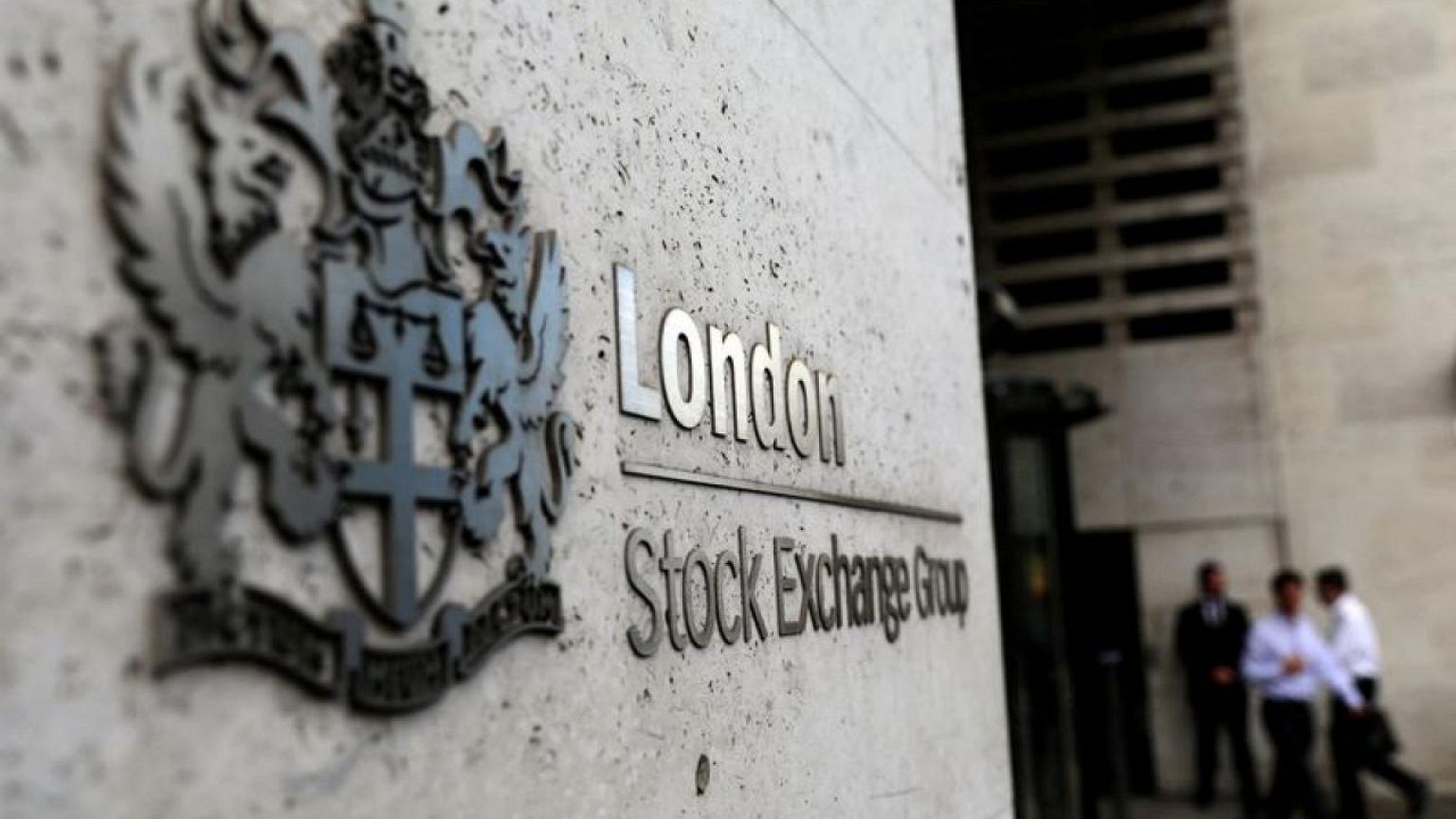 Shares drift lower as bond yields climb and yen tumbles