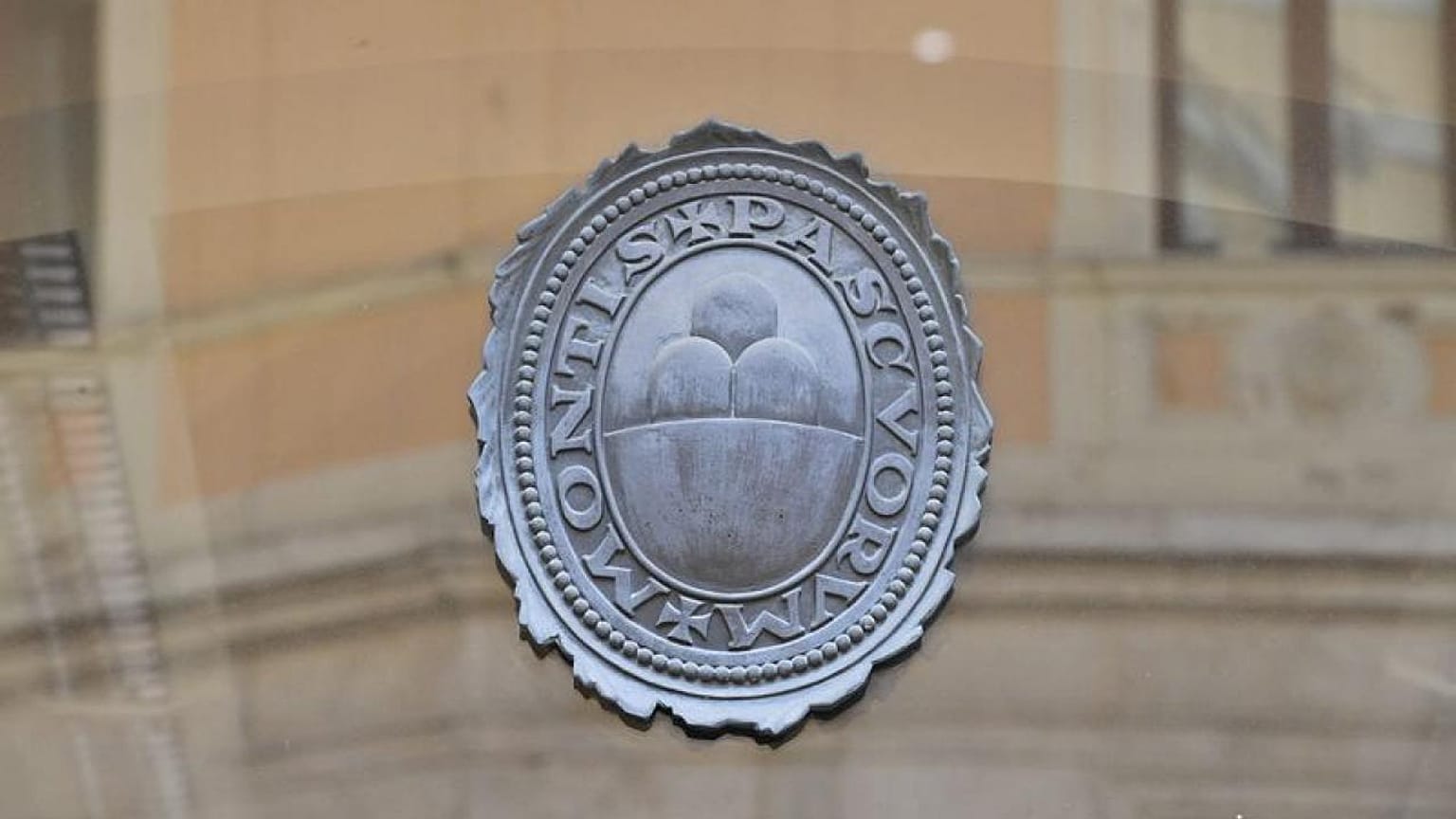 Monte dei Paschi to hold board meeting on cash call on Tuesday - source