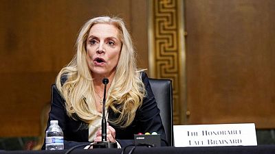 La Fed continúa "sondeando" el nivel necesario de tasas para controlar la inflación: Brainard