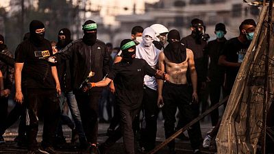 فلسطينيون يحتجون بعد إغلاق مخيم شعفاط للاجئين في القدس