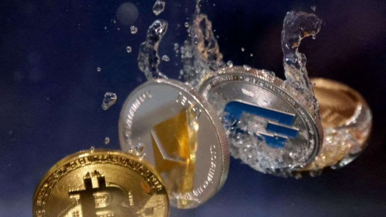 Major crypto coins slide as jitters on FTX exchange rattle markets