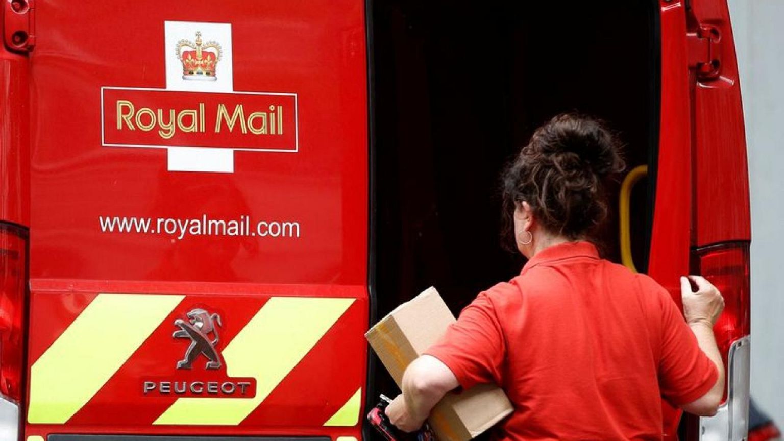Royal Mail, union agree on talks over pay through arbitration