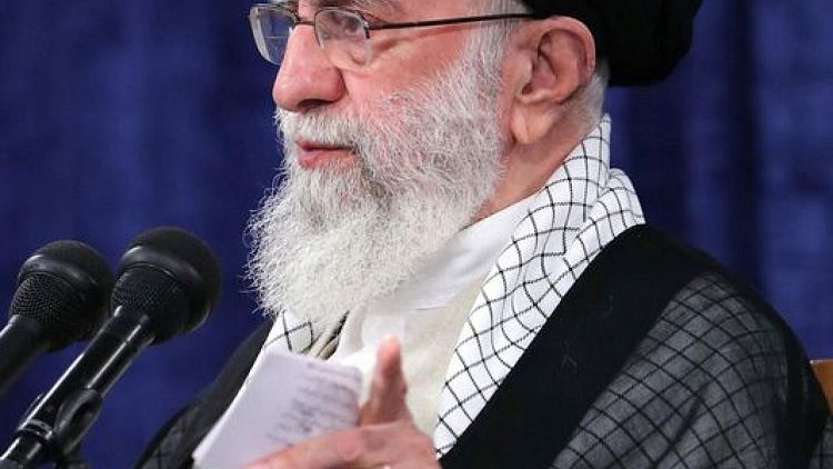 خامنئي: لا أحد يجرؤ على التفكير في اقتلاع إيران