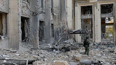مسؤولون مدعومون من روسيا: قصف مبنى مدينة دونيتسك الإداري