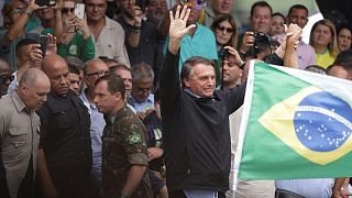 Bolsonaro vuelve a cuestionar urna electrónica; dice Fuerzas Armadas analizan primera ronda electoral