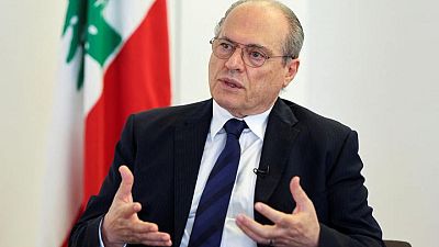نائب رئيس وزراء لبنان يقول الدولة غير قادرة على إنقاذ جميع المودعين