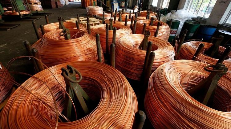 El mercado mundial del cobre registrará un excedente de 155.000 toneladas en 2023, según el ICSG