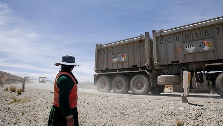 Extracción en mina de cobre las Bambas de Perú se reduce a 30% por recientes bloqueos: fuente