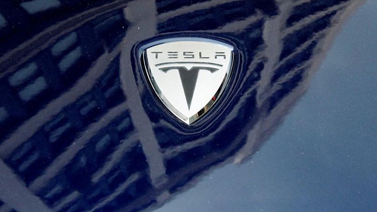 Tesla flags its cars not ready to be approved as fully self-driving this year