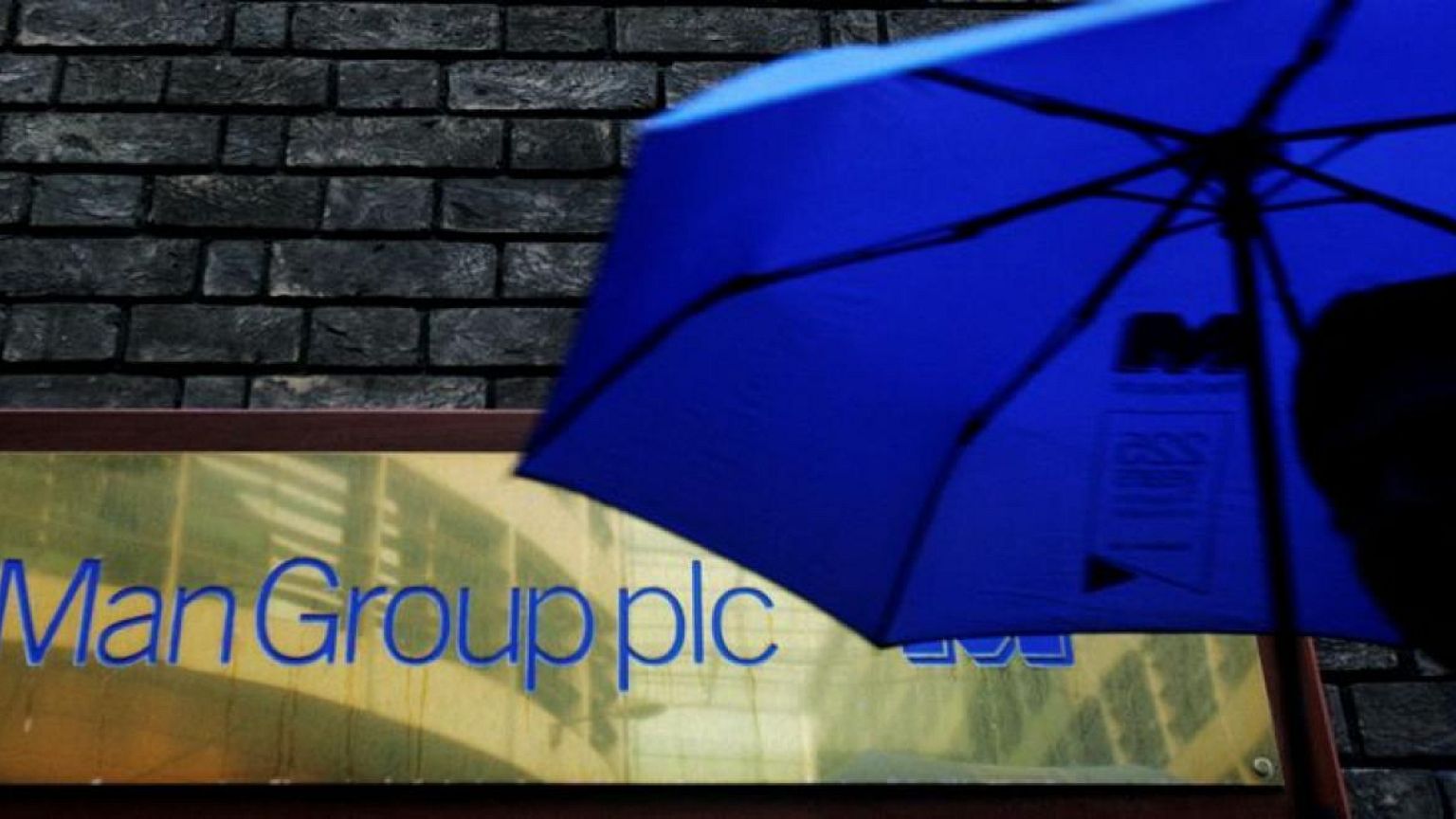 UK fund managers suffer asset declines on shaky markets