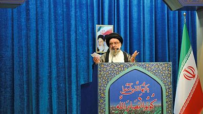 استمرار الاحتجاجات في إيران ورجل دين يطالب بالشدة مع المتظاهرين استمرار الاحتجاجات في إيران ورجل دين يطالب بالشدة مع المتظاهرين