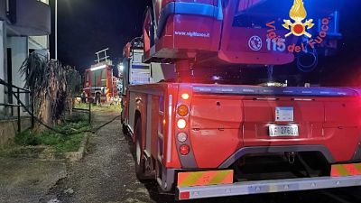 Cadaveri trovati dai Vigili del fuoco. Gravi due dei salvati Cadaveri trovati dai Vigili del fuoco. Gravi due dei salvati