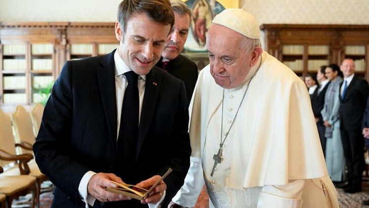 Macron se reúne con el Papa y se espera que las conversaciones se centren en Ucrania