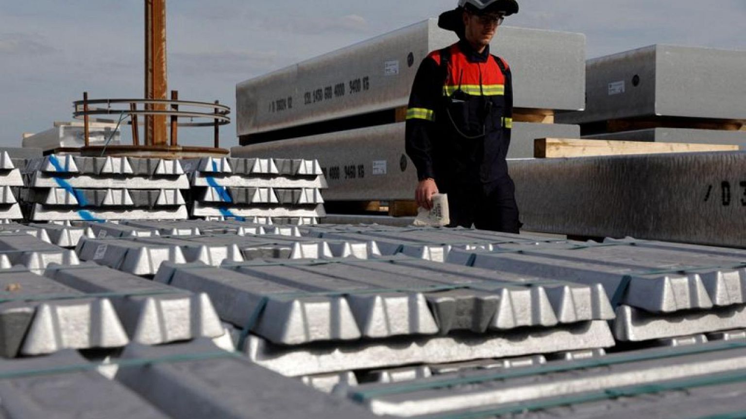 Business groups say bans on Russian aluminium will decimate European industry