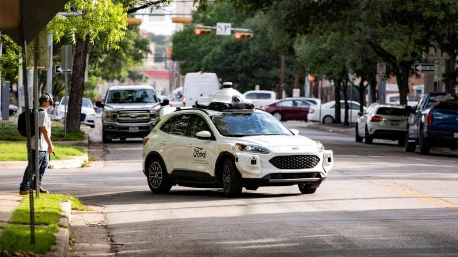 Analysis-Ford, VW pop the automated-vehicle bubble with Argo AI exit