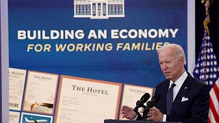 Crecimiento del tercer trimestre en EEUU muestra que recuperación económica "sigue avanzando": Biden