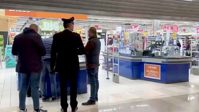 Disarmato nel centro commerciale dall'ex calciatore Tarantino