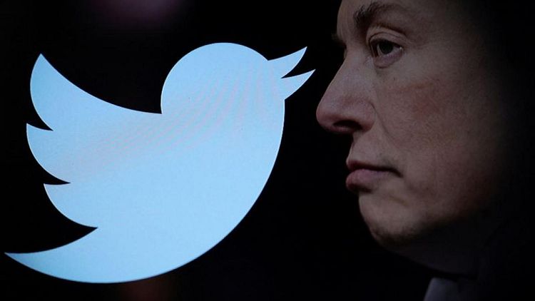 Elon Musk comienza con despidos en Twitter y dice que "el pájaro es libre"